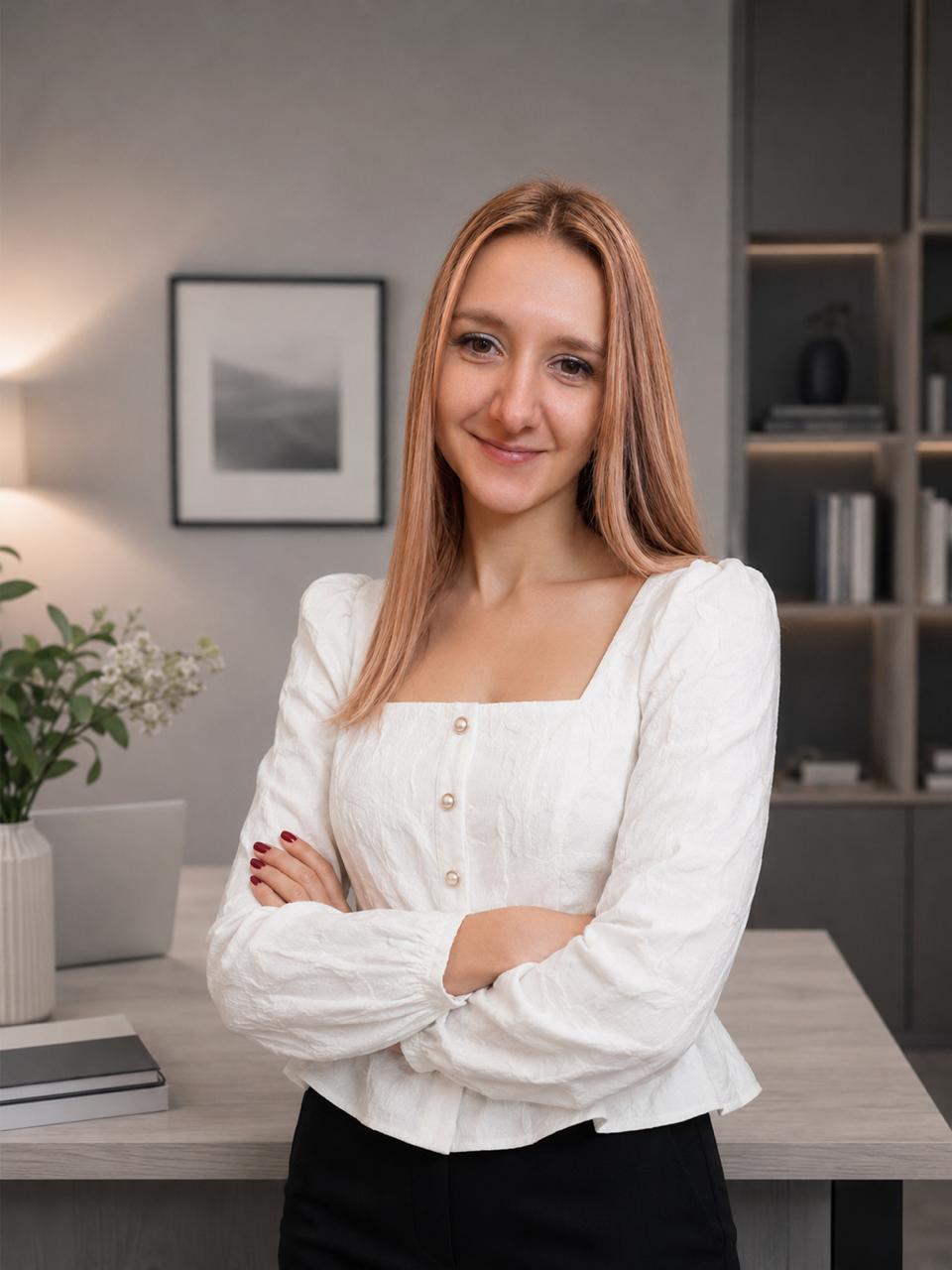 Елена Махнач